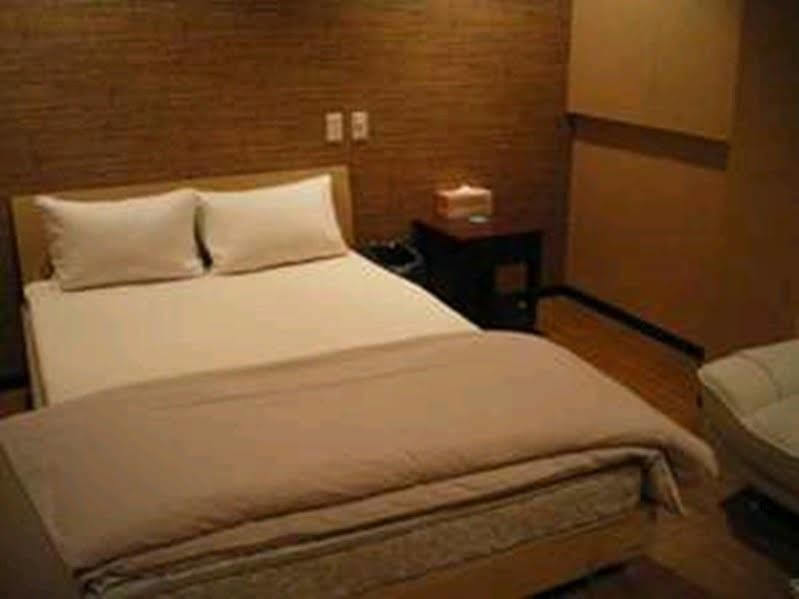 Uehonmachi Plaza Hotel (Adults Only) 오사카 외부 사진